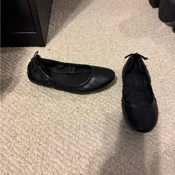 Jessica Simpson Black Leather Flats - Picture 1 of 3